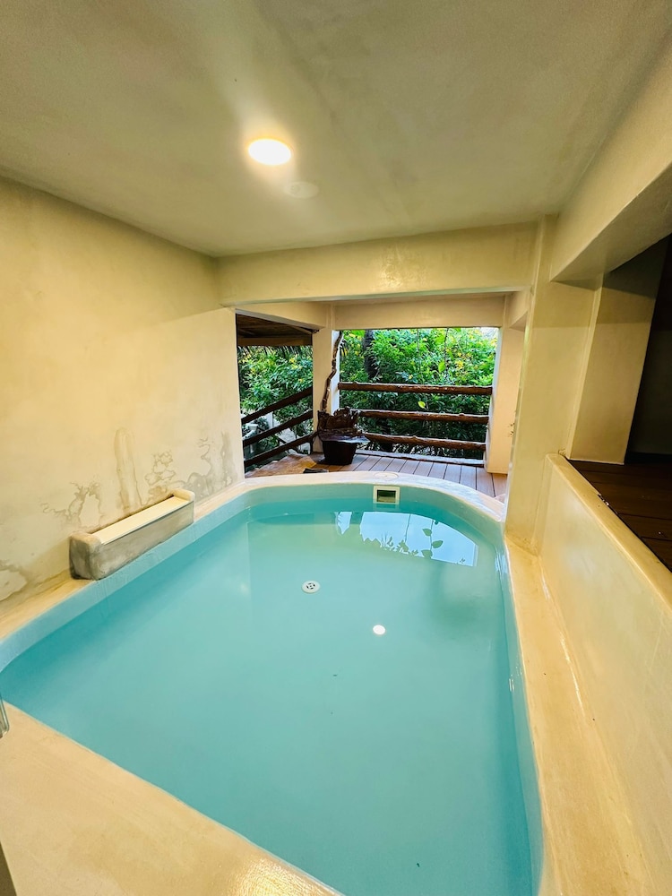 Private pool
