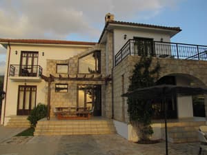 thumbnail: Exterior