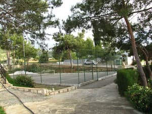 thumbnail: Tennis court