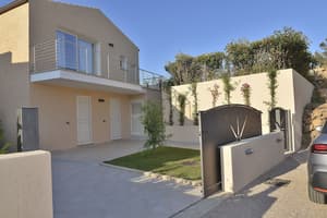 thumbnail: Courtyard