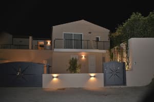 thumbnail: Property entrance