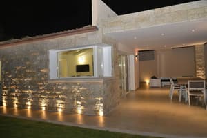 thumbnail: Property entrance
