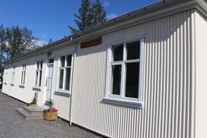 thumbnail: Front of property