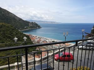 thumbnail: Balcony view