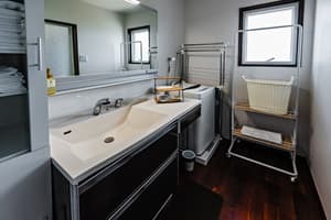 thumbnail: Bathroom amenities