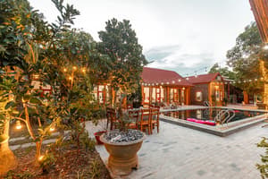 thumbnail: Exterior