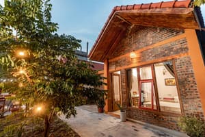 thumbnail: Exterior