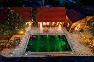 thumbnail: Exterior
