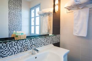 thumbnail: Bathroom sink