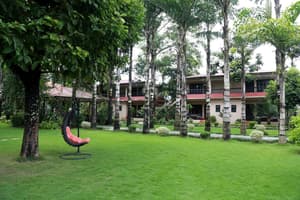 thumbnail: Property grounds