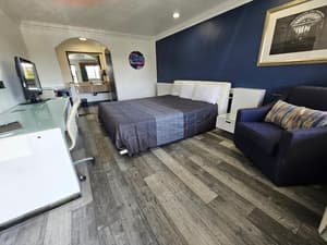 thumbnail: Interior detail