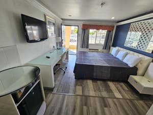 thumbnail: Interior