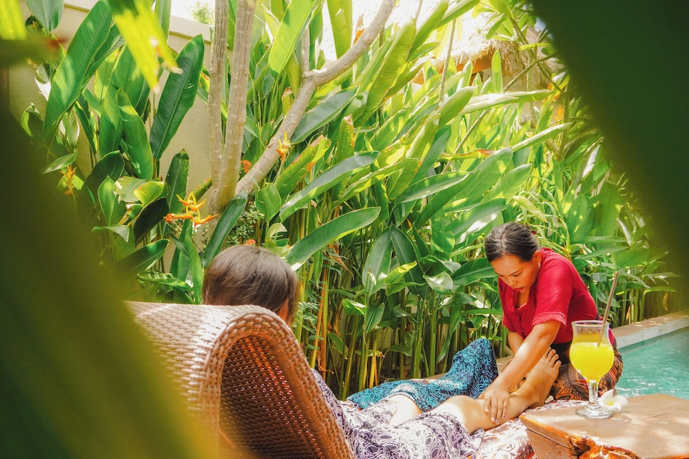 Massage in accommodation