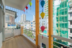 thumbnail: Balcony