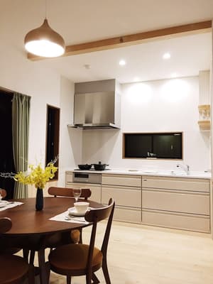 thumbnail: In-room dining