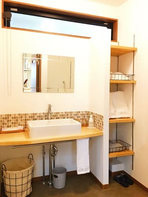 thumbnail: Bathroom sink
