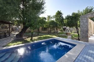 thumbnail: Outdoor pool