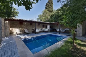 thumbnail: Outdoor pool