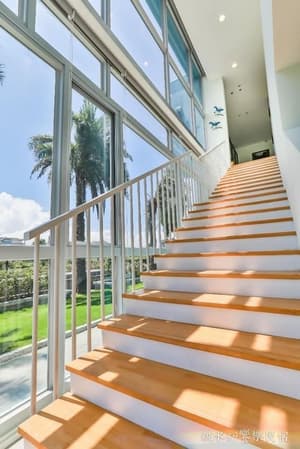 thumbnail: Staircase