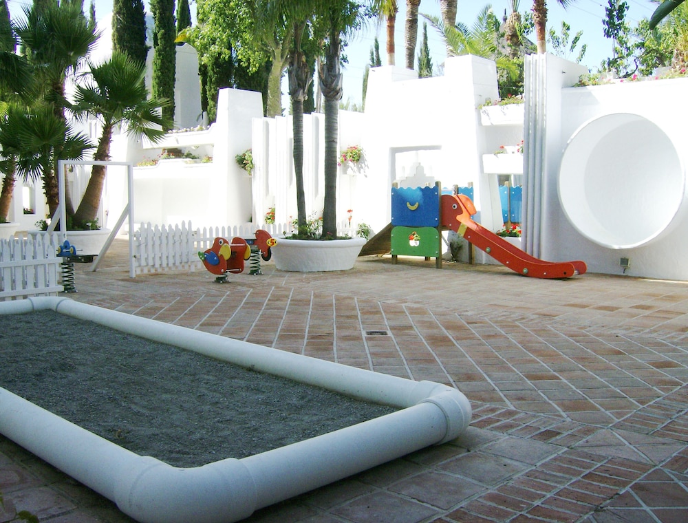 Children's play area - outdoor