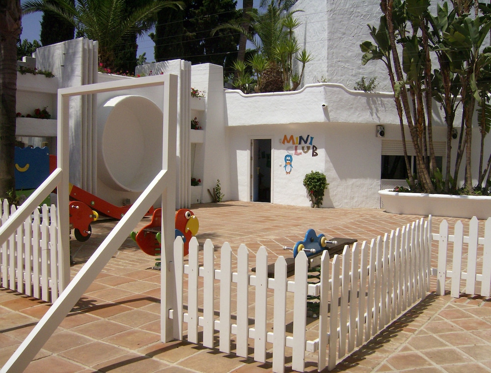 Children's play area - outdoor