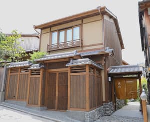thumbnail: Exterior