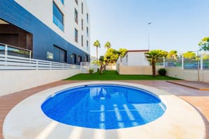 thumbnail: Outdoor pool