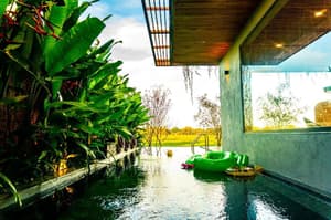 thumbnail: Pool