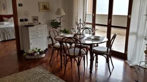 thumbnail: In-room dining