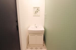 thumbnail: Bathroom sink