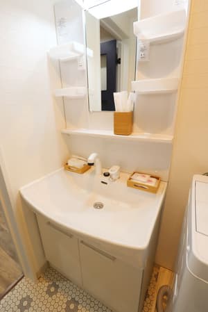 thumbnail: Bathroom sink