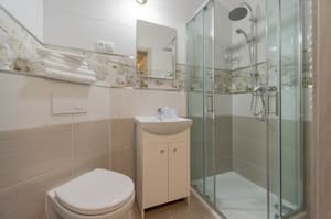 thumbnail: Bathroom amenities