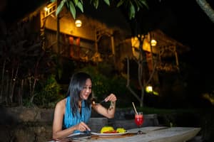 thumbnail: Outdoor dining