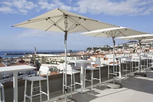 thumbnail: Poolside bar