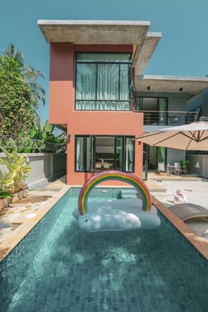 thumbnail: Front of property