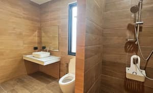 thumbnail: Bathroom