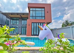 thumbnail: Front of property