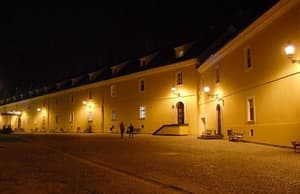 thumbnail: Exterior