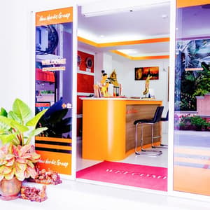 thumbnail: Interior entrance