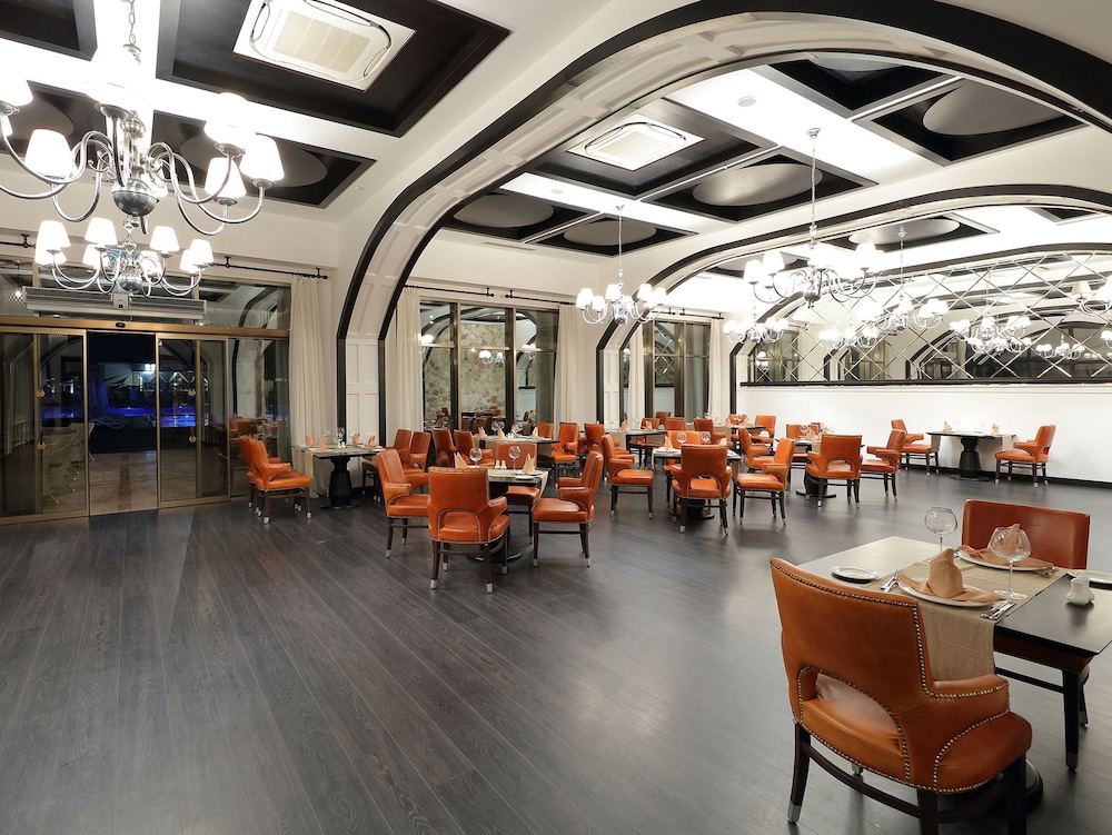 Food court