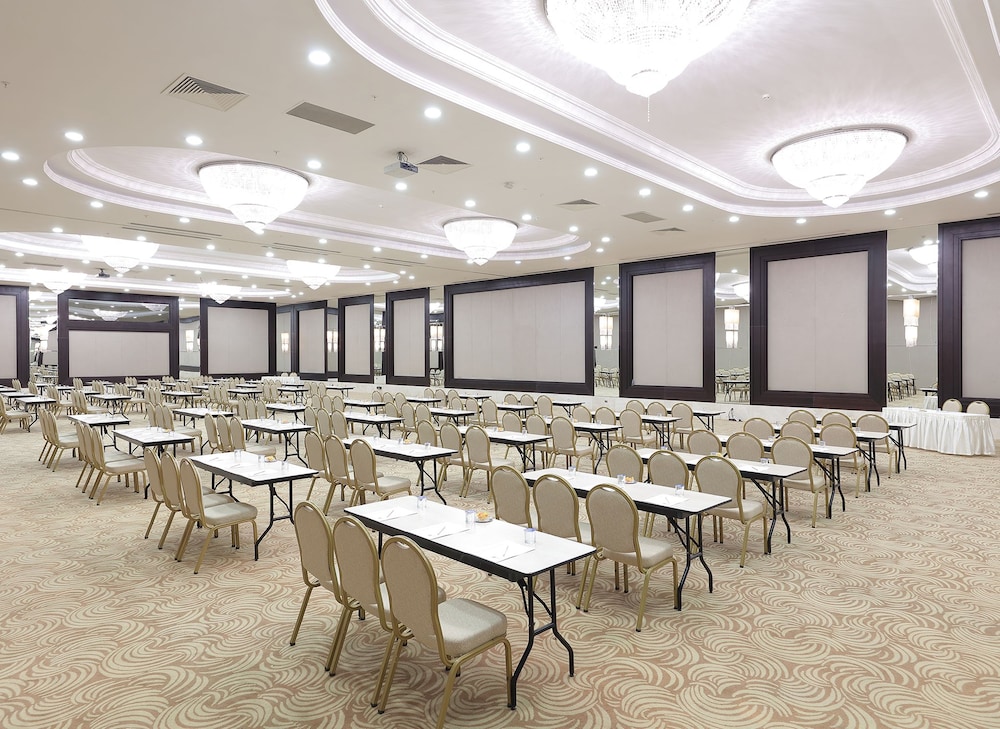 Banquet hall