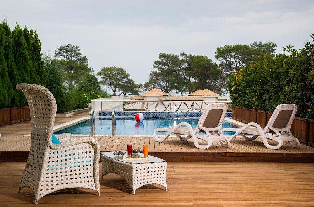 Sundeck
