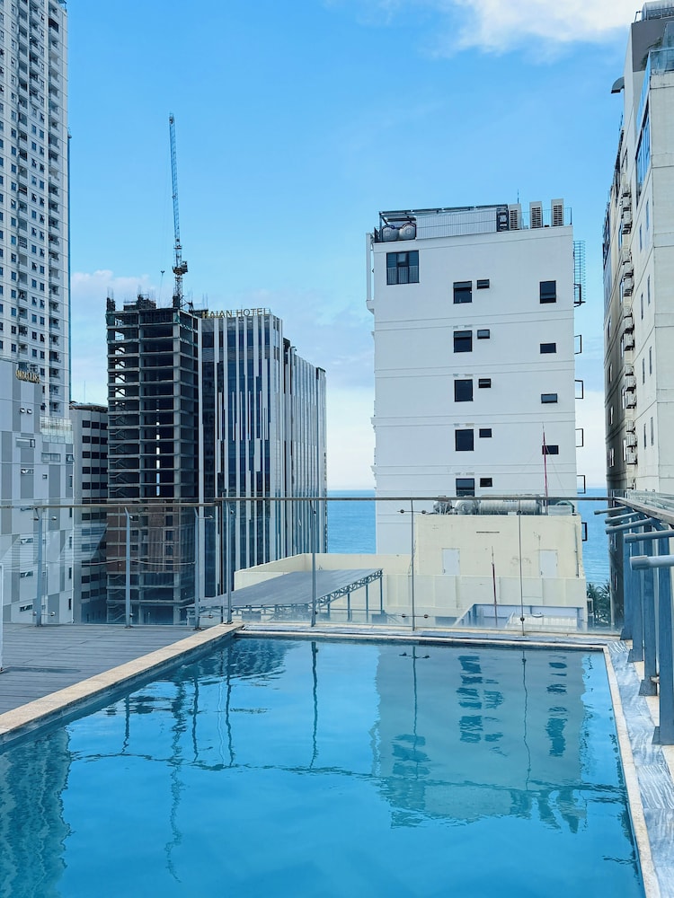 Rooftop pool