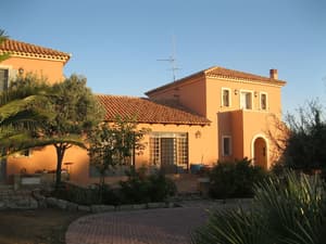 thumbnail: Exterior