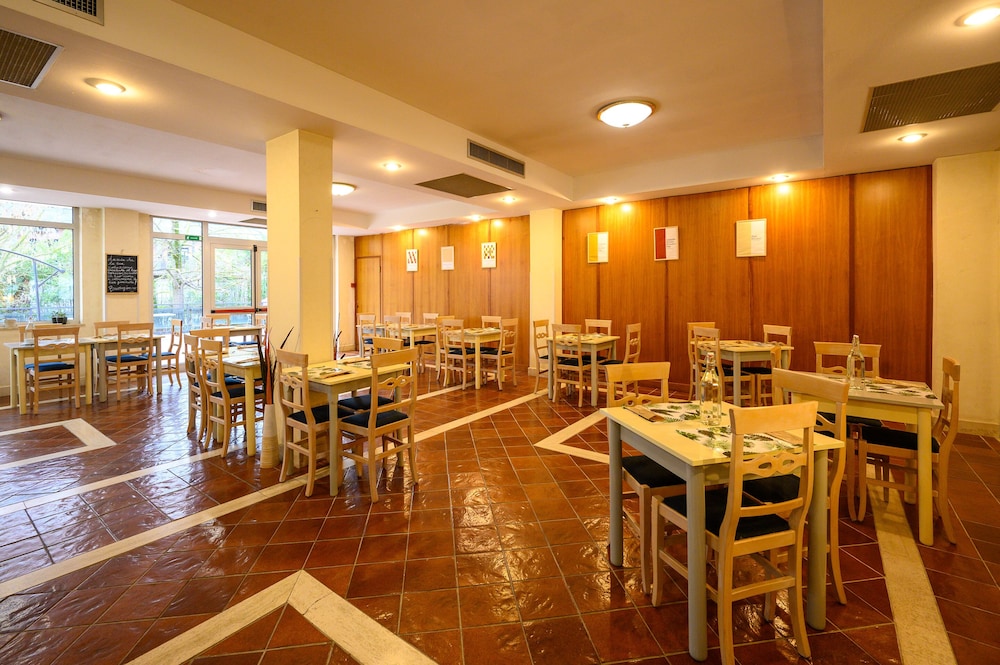 Restaurant-cafeteria