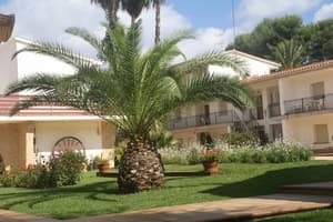 thumbnail: Front of property