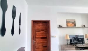 thumbnail: Interior entrance