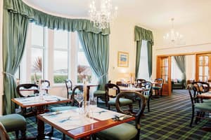 thumbnail: Restaurant