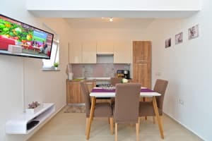 thumbnail: In-room dining