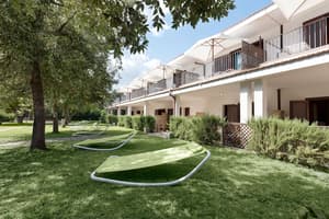 thumbnail: Exterior